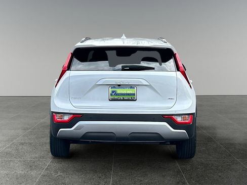 Used 2023 Kia Niro EX FWD image 9