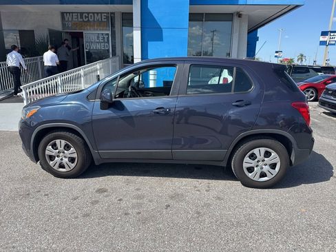 Used 2019 Chevrolet Trax LS image 1