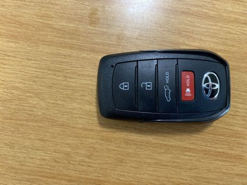Used 2023 Toyota Venza LE AWD/4WD image 60
