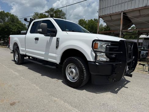 Used 2022 Ford F250 XL w/ Power Equipment Group AWD/4WD image 9