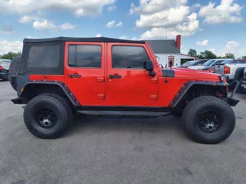 Used 2015 Jeep Wrangler Unlimited Sport image 2