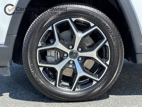 Used 2025 Jeep Compass Limited AWD/4WD image 30
