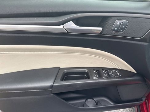 Used 2017 Ford Fusion Titanium FWD image 16