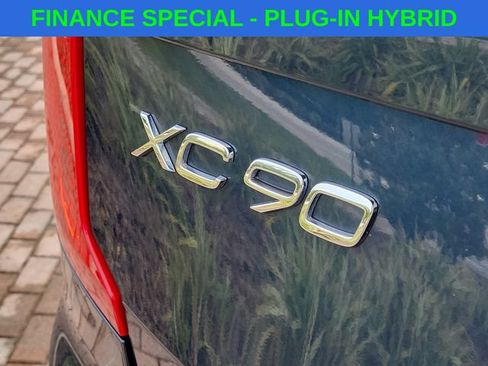 Used 2024 Volvo XC90 T8 Plus w/ Protection Package Premier AWD/4WD image 6