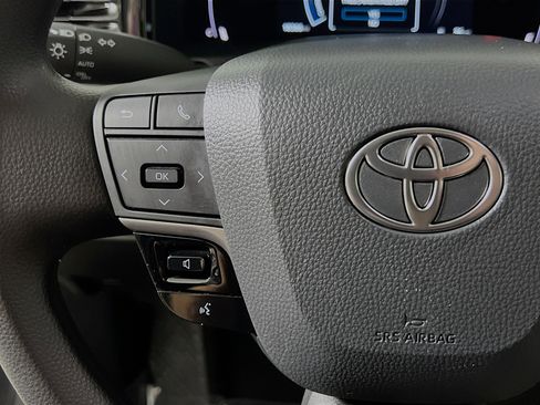 Used 2025 Toyota Camry LE FWD image 19