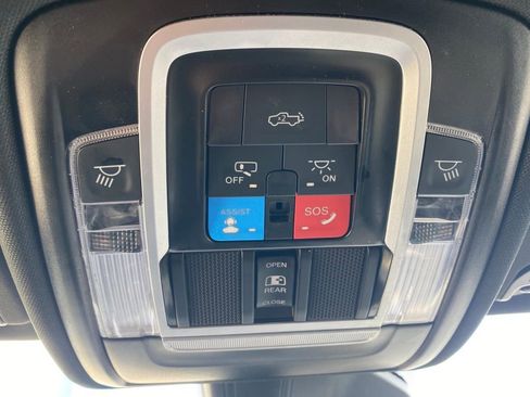 Used 2025 RAM 1500 Big Horn AWD/4WD image 17
