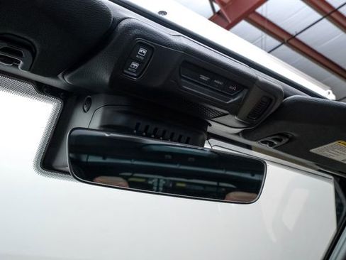 Used 2025 Jeep Wrangler Unlimited Rubicon w/ Technology Group image 88