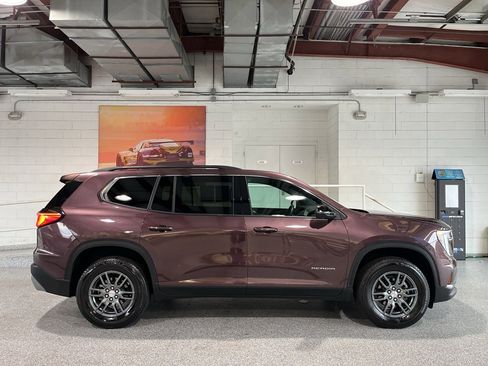 Used 2025 GMC Acadia Elevation image 12