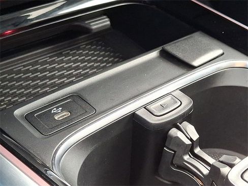 Certified 2024 Mercedes-Benz GLB 250 4MATIC w/ Driver Assistance Package image 25