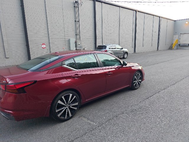 Used 2020 Nissan Altima 2.5 SR FWD image 3