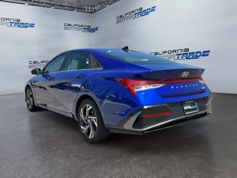 Used 2024 Hyundai Elantra Limited FWD image 7
