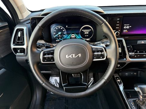 Certified 2022 Kia Sorento SX Prestige w/ Rust Color Package image 12