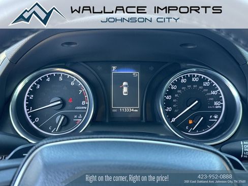 Used 2020 Toyota Camry SE FWD image 29