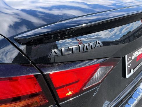 Certified 2022 Nissan Altima 2.5 SR w/ Midnight Edition Package image 9