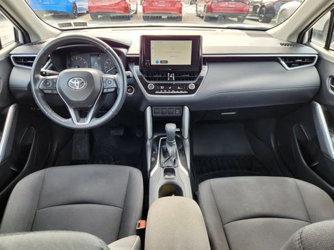 Used 2023 Toyota Corolla Cross LE image 8