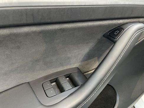 Used 2023 Tesla Model Y Long Range AWD/4WD image 15