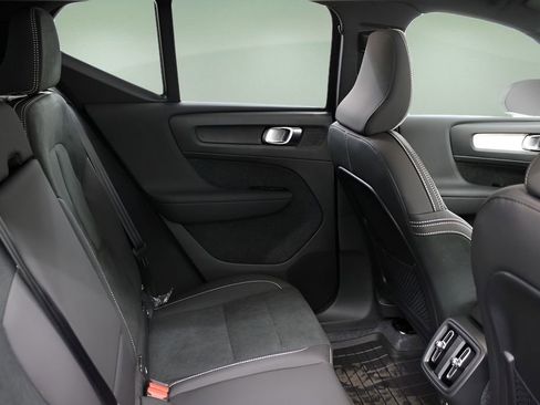 New 2026 Volvo XC40 B5 Ultra w/ Protection Package Premier image 28