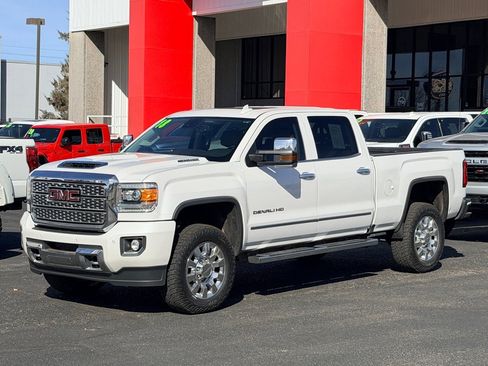 Used 2018 GMC Sierra 2500 Denali w/ Duramax Plus Package image 1
