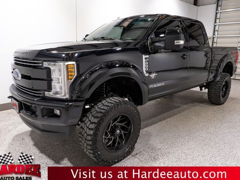 Used 2018 Ford F250 Lariat w/ Lariat Ultimate Package AWD/4WD image 2