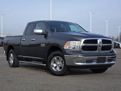 Used 2015 RAM 1500 Classic SLT image 2