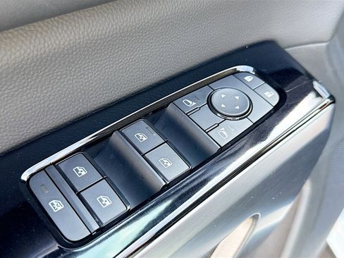 New 2026 Nissan Pathfinder SL image 8