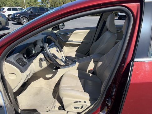 Used 2015 Volvo S60 T5 Platinum image 16