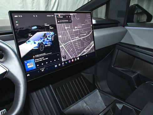 Used 2025 Tesla Cybertruck AWD Crew Cab image 41