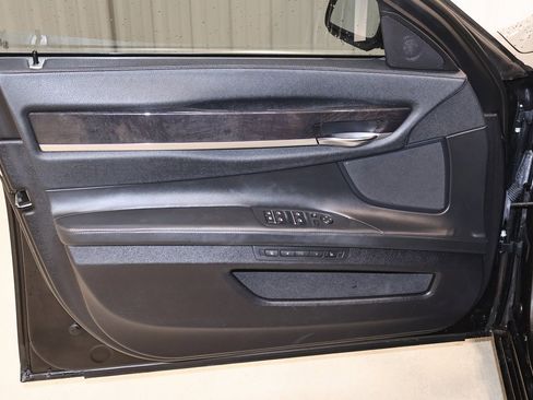 Used 2011 BMW 750Li xDrive image 10