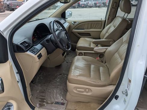 Used 2010 Honda Odyssey Touring image 2