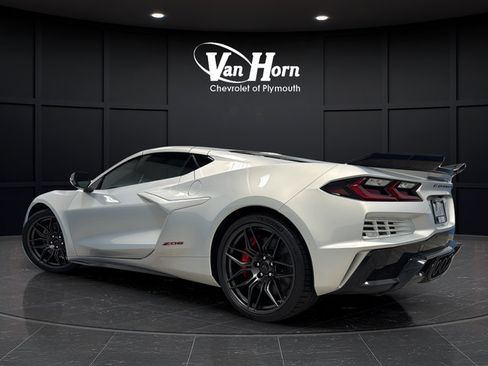 Used 2024 Chevrolet Corvette Z06 w/ Stealth Interior Trim Package RWD image 6