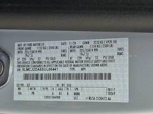 Certified 2025 Lincoln Corsair Reserve w/ Rear Removable Package Tray AWD/4WD image 28