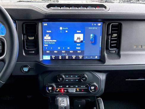 Certified 2025 Ford Bronco Badlands AWD/4WD image 7