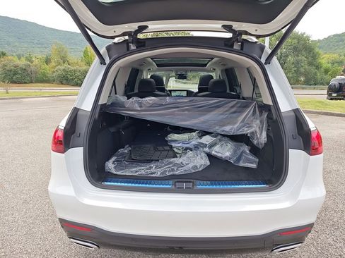 New 2026 Mercedes-Benz GLS 450 4MATIC image 14