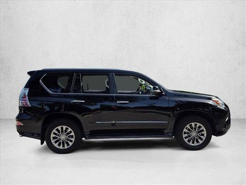 Used 2016 Lexus GX 460 Luxury w/ Preferred Accessory Package AWD/4WD image 4