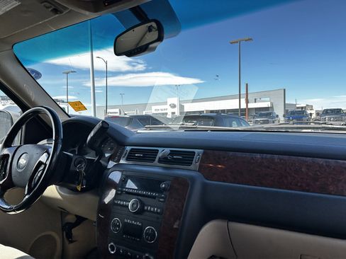 Used 2007 Chevrolet Suburban LT AWD/4WD image 14