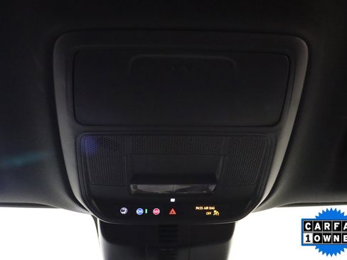 Used 2025 Chevrolet Traverse LT image 27