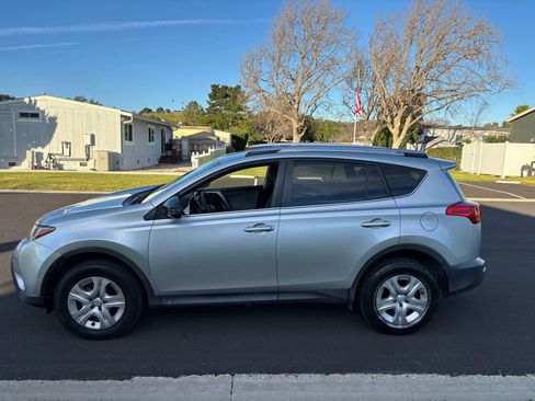 Used 2014 Toyota RAV4 LE image 1