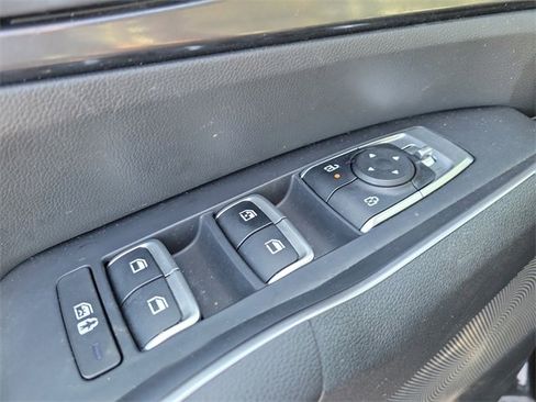 Certified 2025 Kia Sorento S image 21