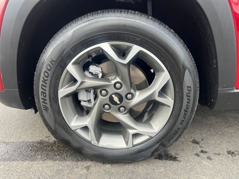 Used 2025 Chevrolet Trax LT image 30