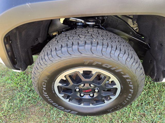 Used 2025 Toyota Tacoma TRD Off-Road AWD/4WD image 23