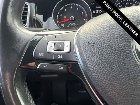 Used 2018 Volkswagen Golf SEL image 32