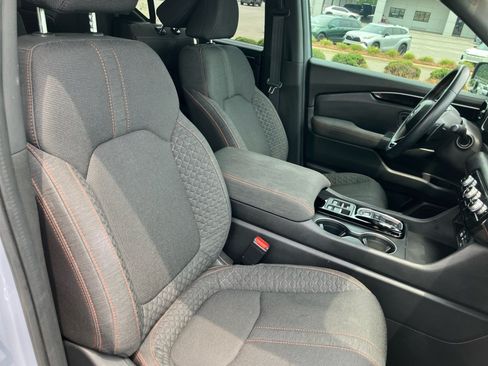 Used 2023 Honda Pilot Sport image 32