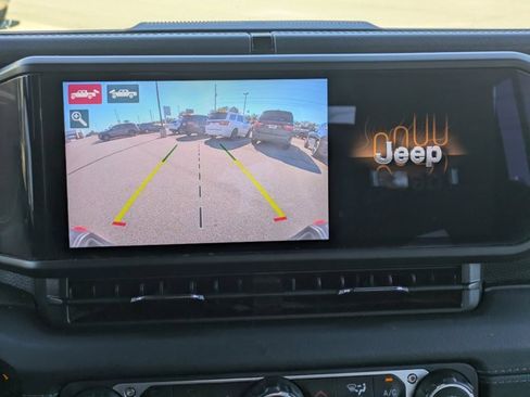 Used 2024 Jeep Gladiator Rubicon w/ Technology Group image 24