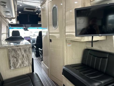 Used 2015 Mercedes-Benz Sprinter 3500 image 25