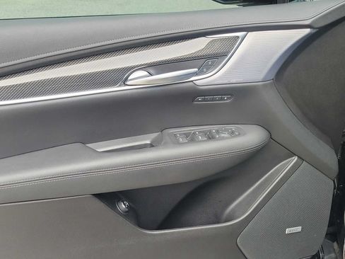 Used 2024 Cadillac XT5 Sportv w/ Technology Package AWD/4WD image 23