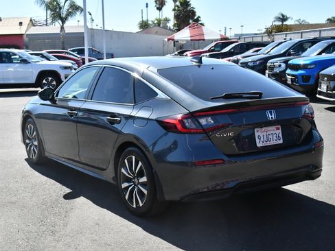 Used 2024 Honda Civic EX-L image 6