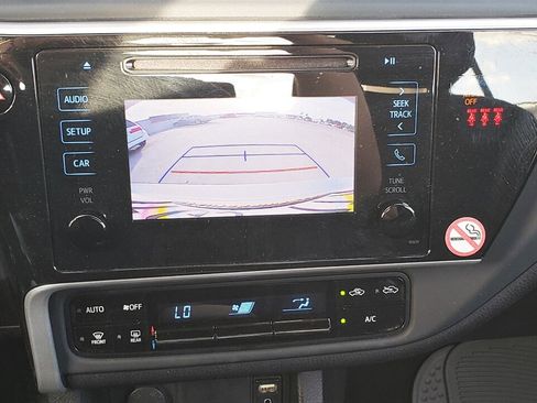 Used 2018 Toyota Corolla LE image 14