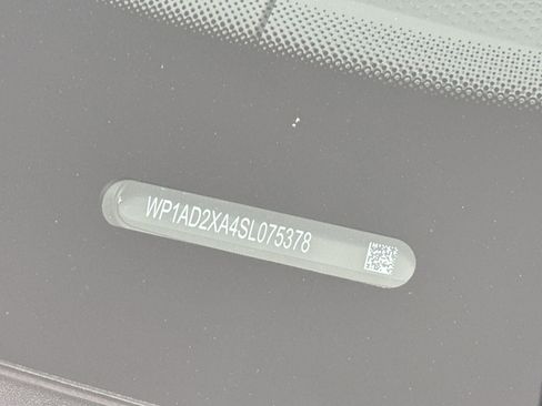 Certified 2025 Porsche Macan Electric image 21