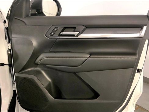 Used 2025 GMC Terrain Elevation AWD/4WD image 25