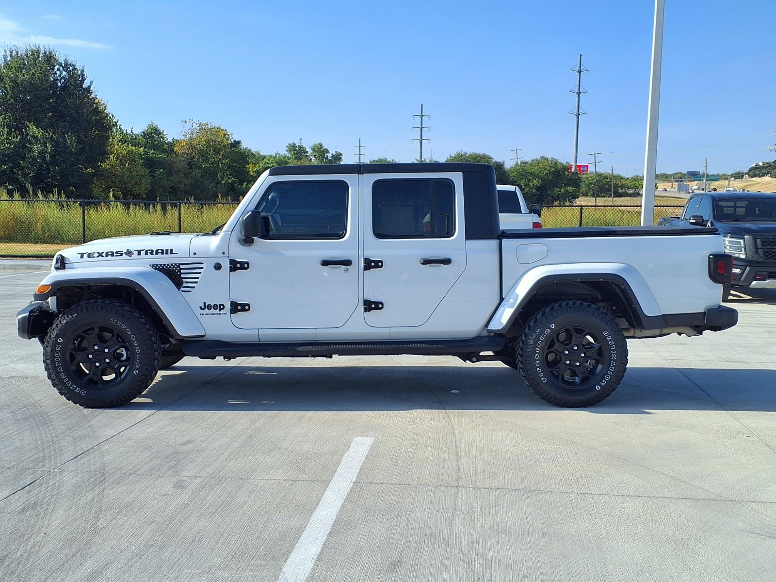 Used 2023 Jeep Gladiator Sport AWD/4WD image 6
